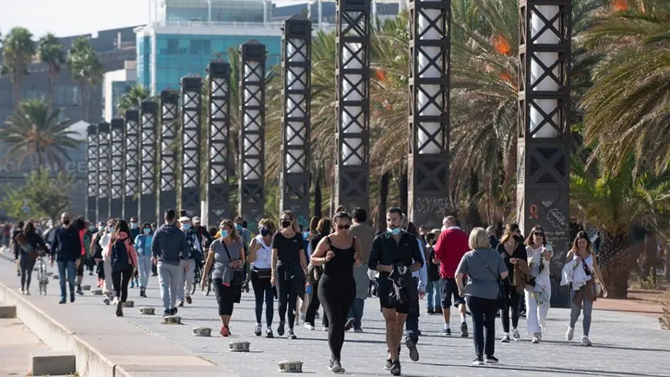 España levantará el uso obligatorio de barbijos al aire libre el 26 de junio