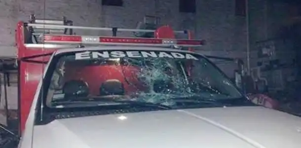 Vecinos intentaron linchar a bomberos voluntarios de Ensenada