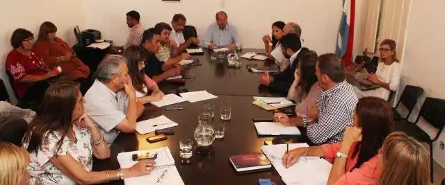 La provincia mejoró la propuesta salarial a los trabajadores estatales
