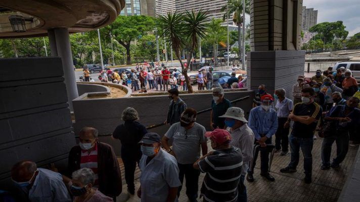 ¿Por qué no tengo mi segunda dosis? La molestia de los ancianos porque no hay vacunas Sputnik-V en el ALBA