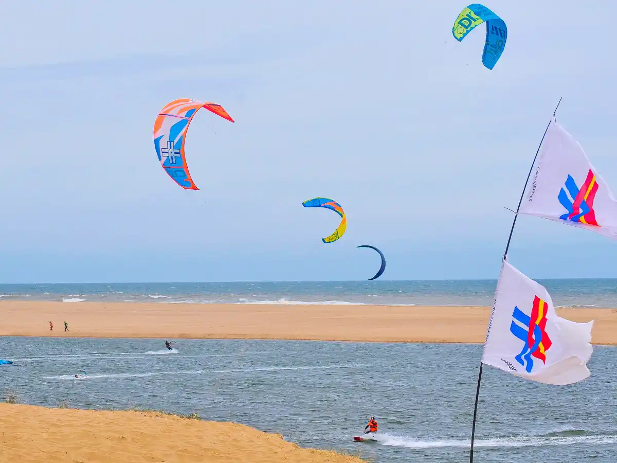Kitesurf, el deporte que hace furor en Punta del Este