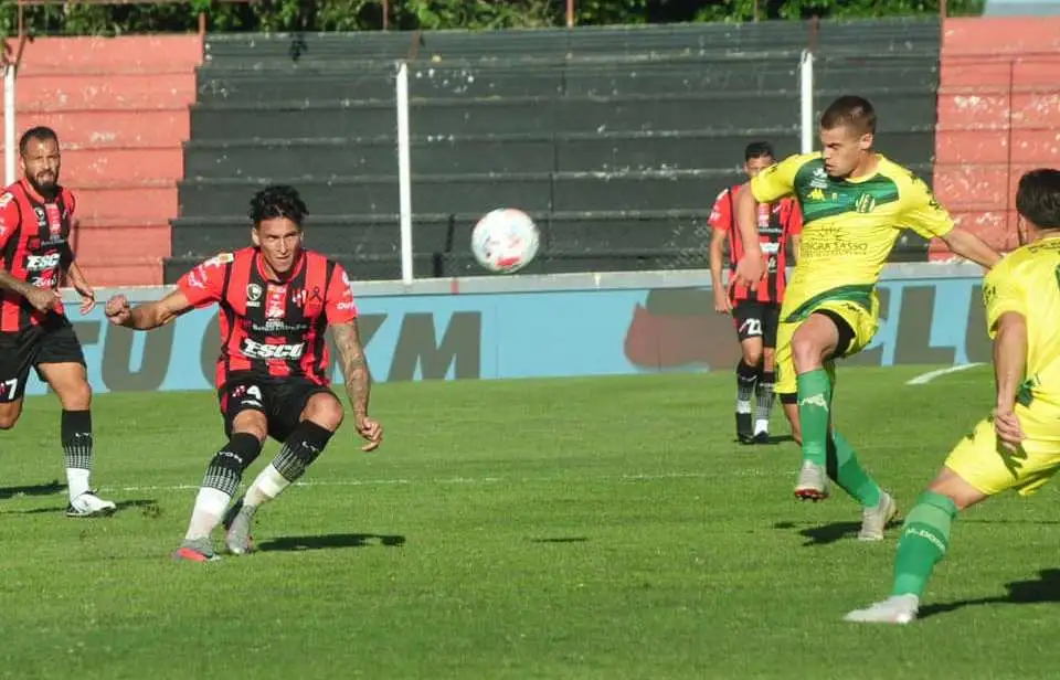 Aldosivi cayó en Paraná y sumó preocupaciones