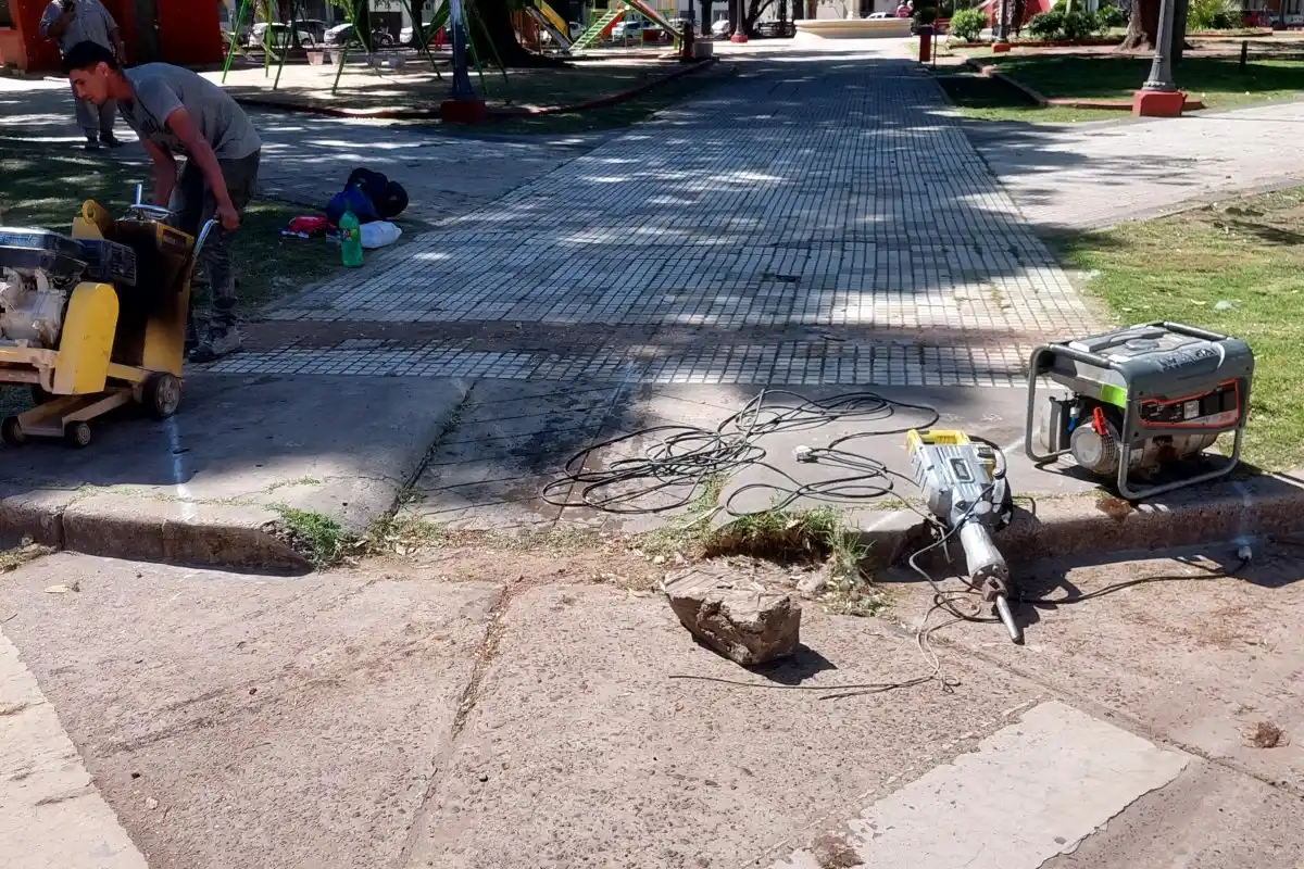 Construyen un corredor accesible: abarcará desde la Municipalidad hasta el hospital