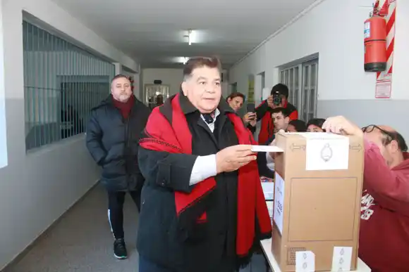 Mario Ishii ganó con amplitud en José C Paz y el candidato de Milei quedó en segundo lugar