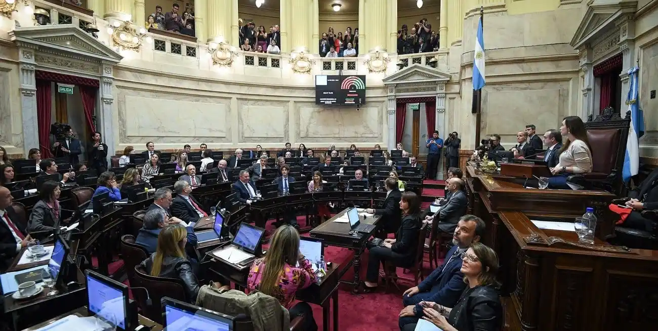 La discusión en el Senado fue postergada en dos oportunidades por la resistencia del oficialismo, pero hace dos semanas una mayoría de jefes de bloque logró imponer un compromiso para convocar a una sesión para este miércoles.