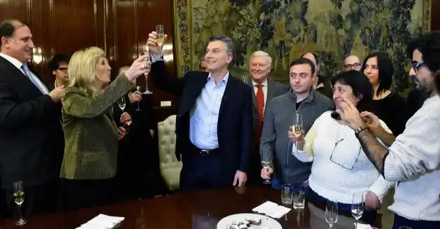 Marcha atrás: En el Día del Periodista, Macri anunció que no irá preso quien informe sobre el blanqueo