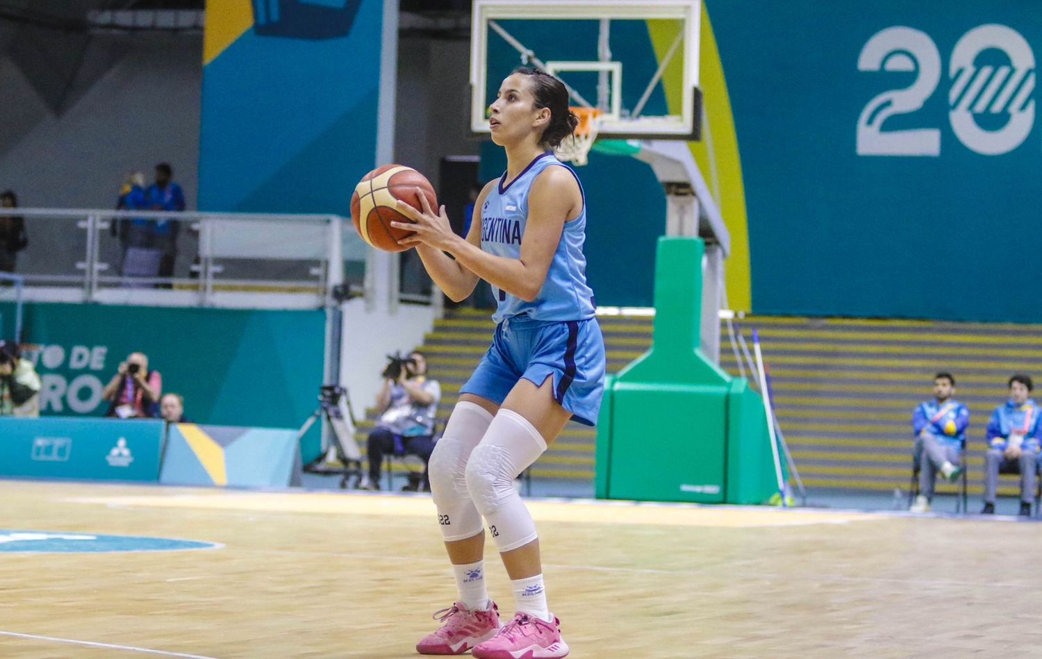 Agustina Marín con la camiseta de la Selección Argentina Mayor en los Juegos Panamericanos de Santiago de Chile 2023, donde el equipo nacional fue medalla de bronce.