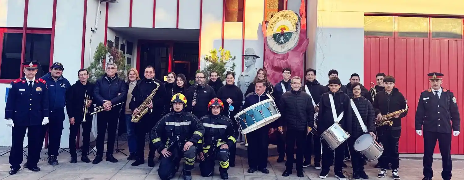 Día Nacional del Bombero Voluntario co la Banda Municipal