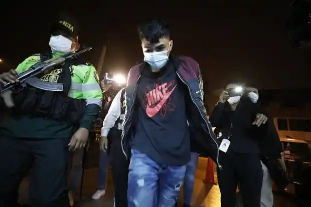 ¡ENLOQUECIDO POR LOS CELOS! Un venezolano apuñala a un hombre que piropeó a su novia en Perú