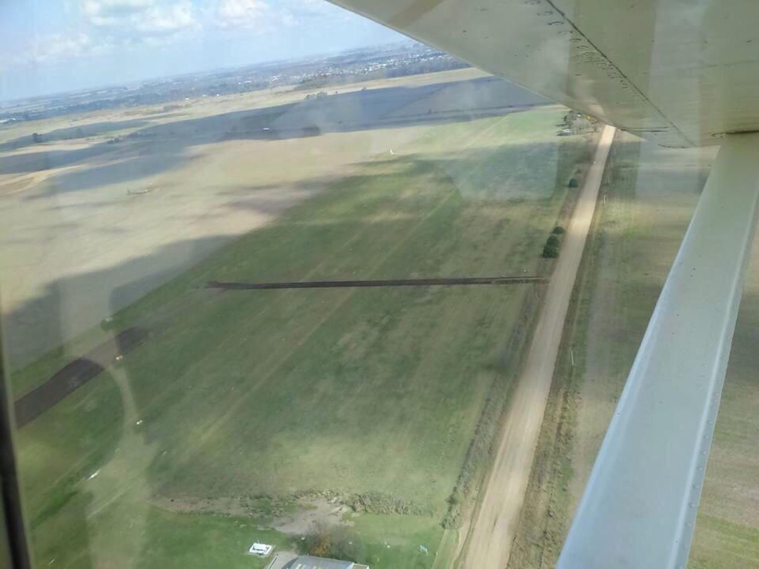 Atentado contra el aeródromo de San Antonio de Areco