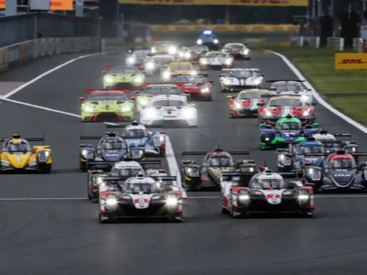   Postergan Las 24 Horas de Le Mans
