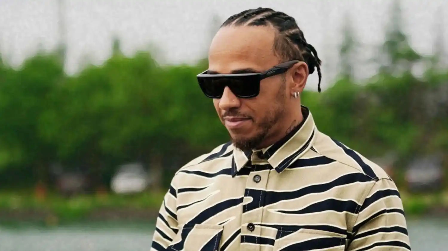 Mirar: Lewis Hamilton elogia el atuendo de los fanáticos