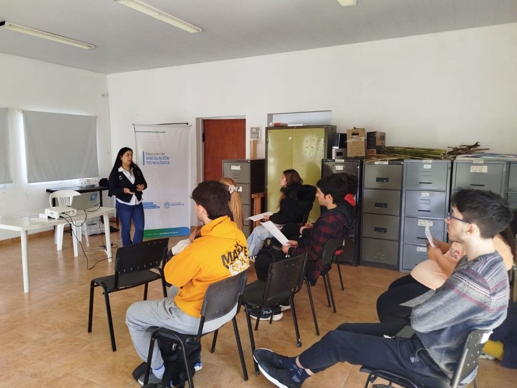Con un un taller sobre armado de CV y búsqueda laboral, comenzó una serie de capacitaciones para favorecer la inserción laboral