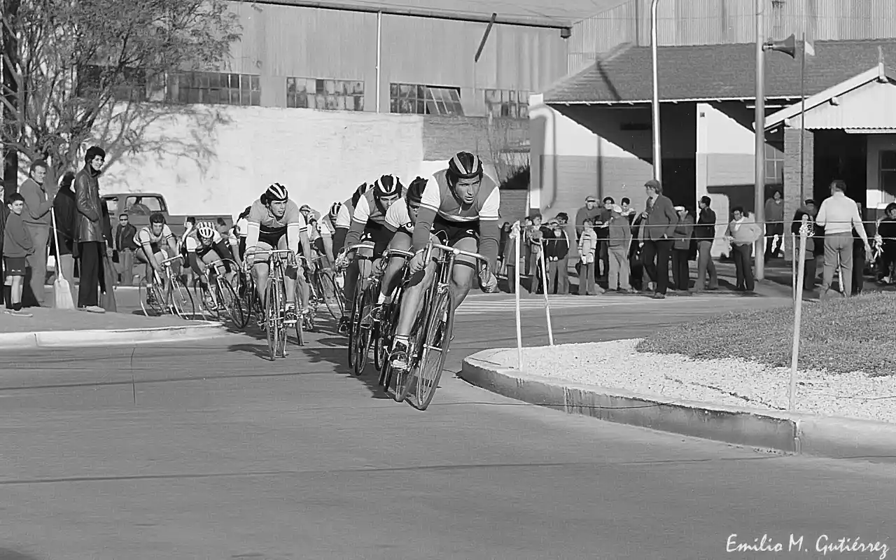 Postales del ciclismo chascomunense que despiertan memoria y emoción