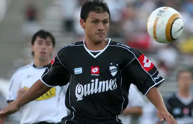 Nelson Vivas es el nuevo DT de Quilmes