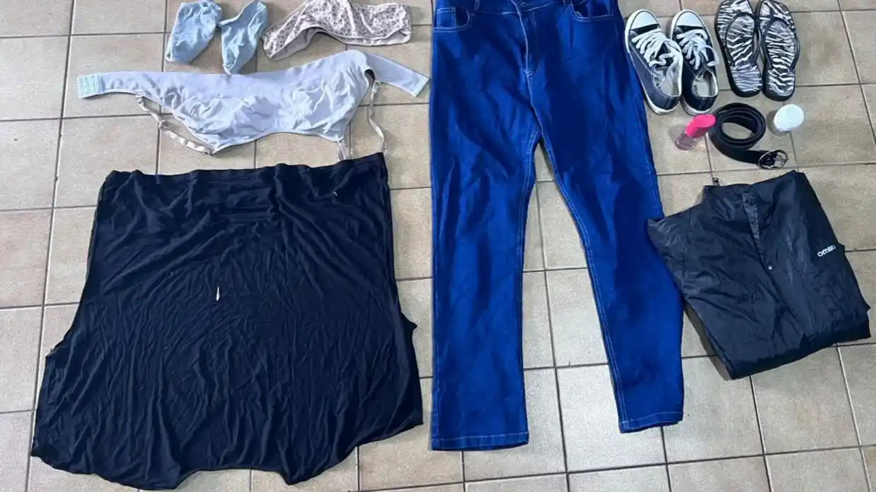 Una mujer fue detenida tras robar elementos de una moto en plena vía pública