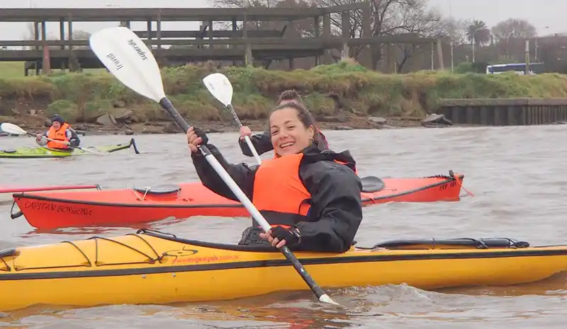 El Rowing Club continúa promoviendo actividades deportivas en el Río Quequén