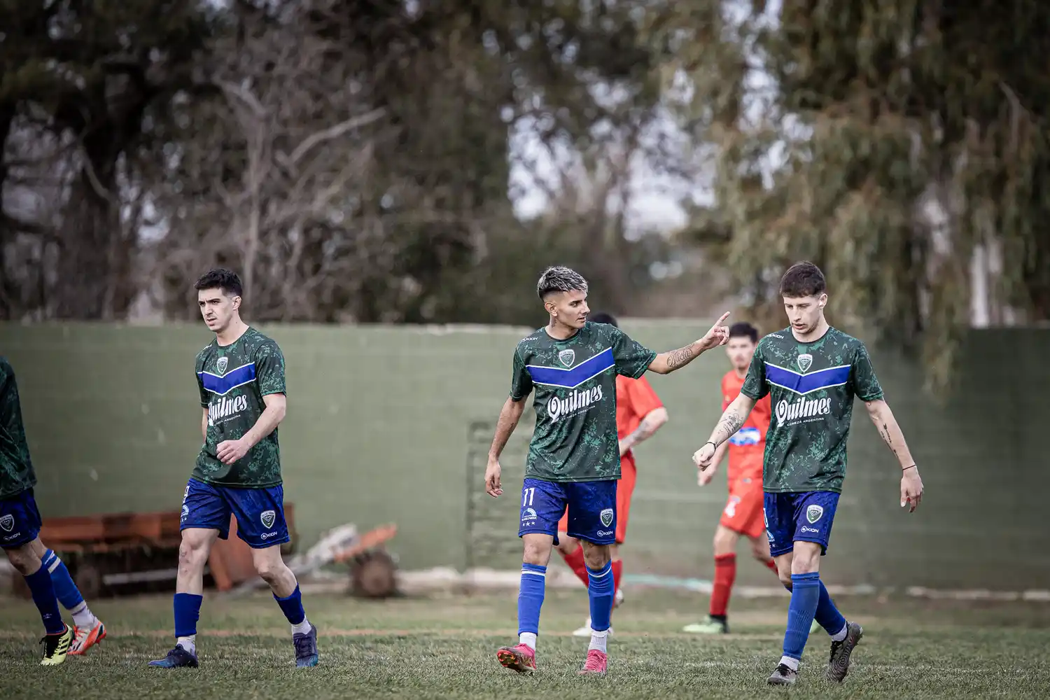 Villa goleó y es líder del Clausura de Segunda