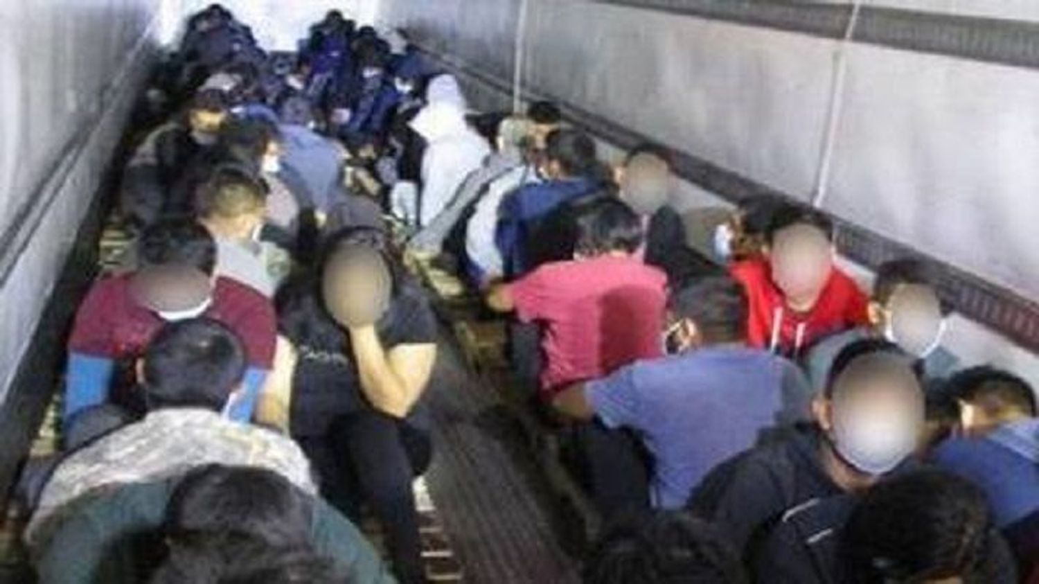 Encuentran migrantes venezolanos en un paso fronterizo en Estados Unidos