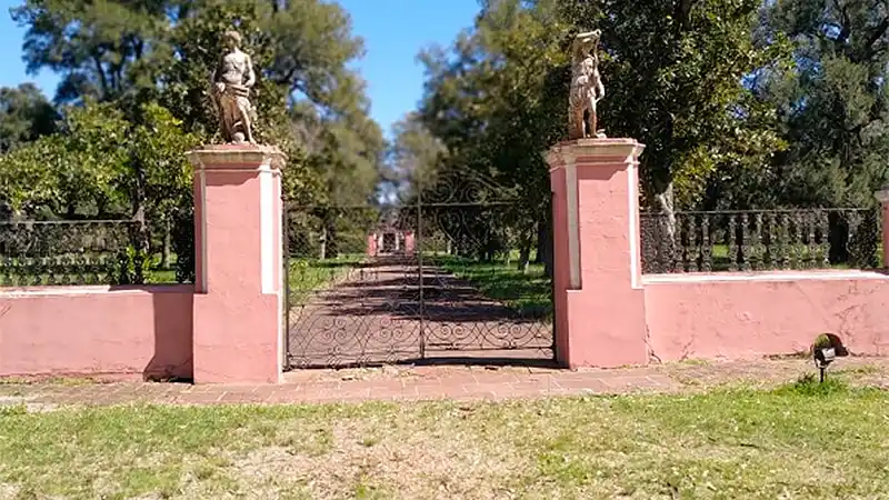 El Palacio San José continúa cerrado y preocupa su estado edilicio