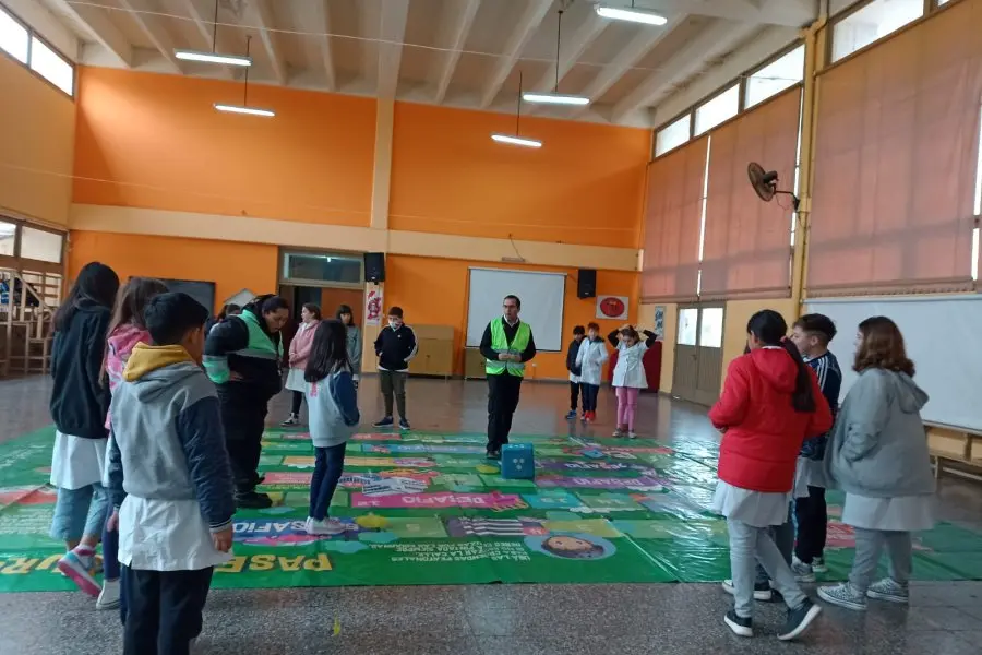 Los quintos grados de las escuelas participan de la campaña Quién Pierde?