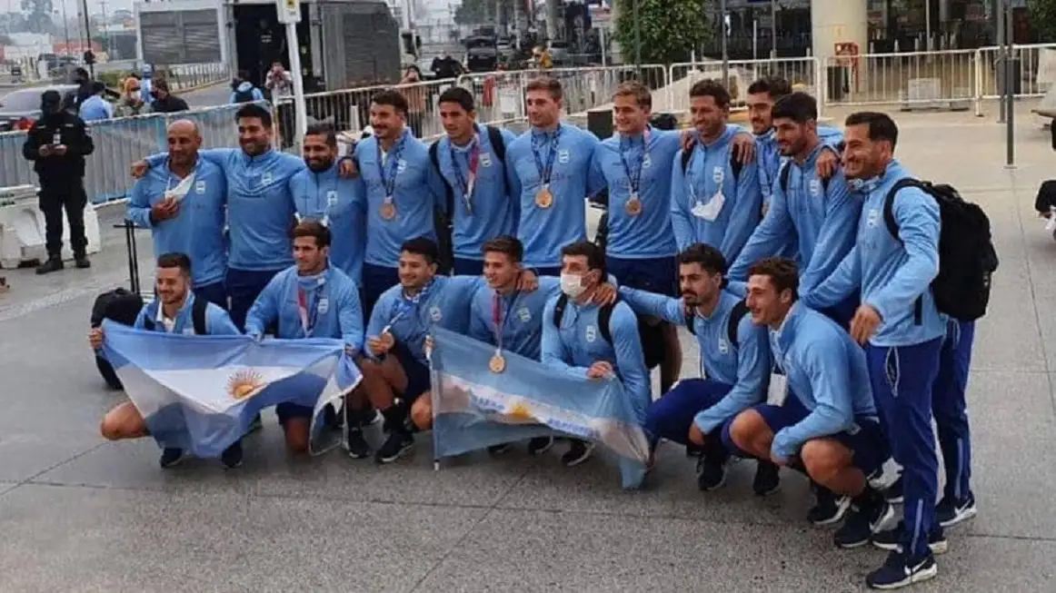Después de la medalla de bronce, Los Pumas 7 regresaron al país