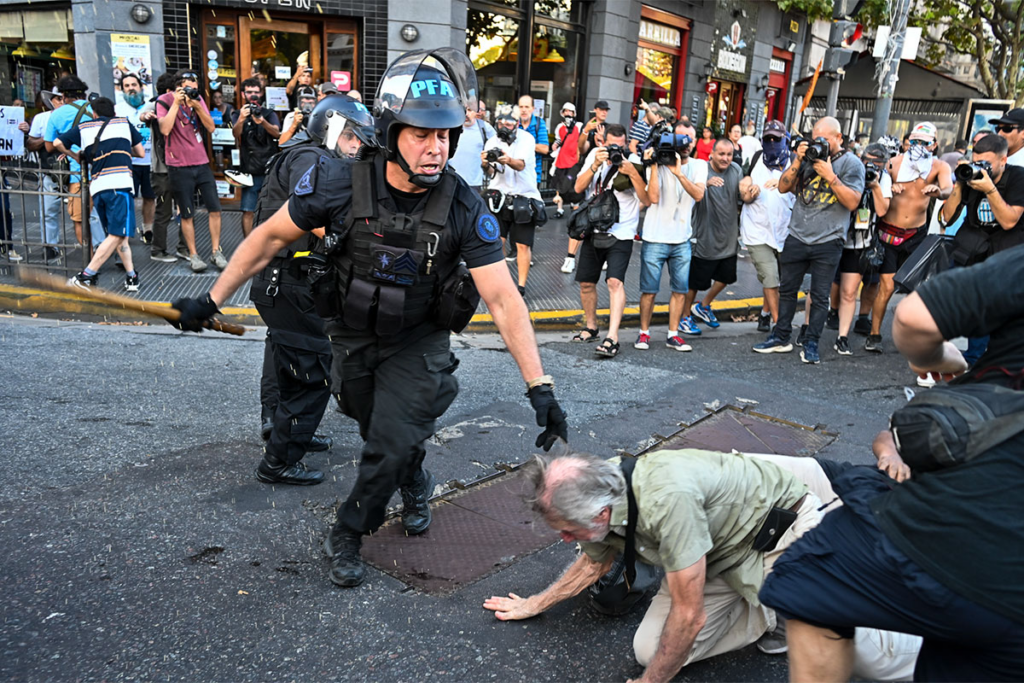 Bullrich viene siendo cuestionada por el accionar policial durante las manifestaciones.
