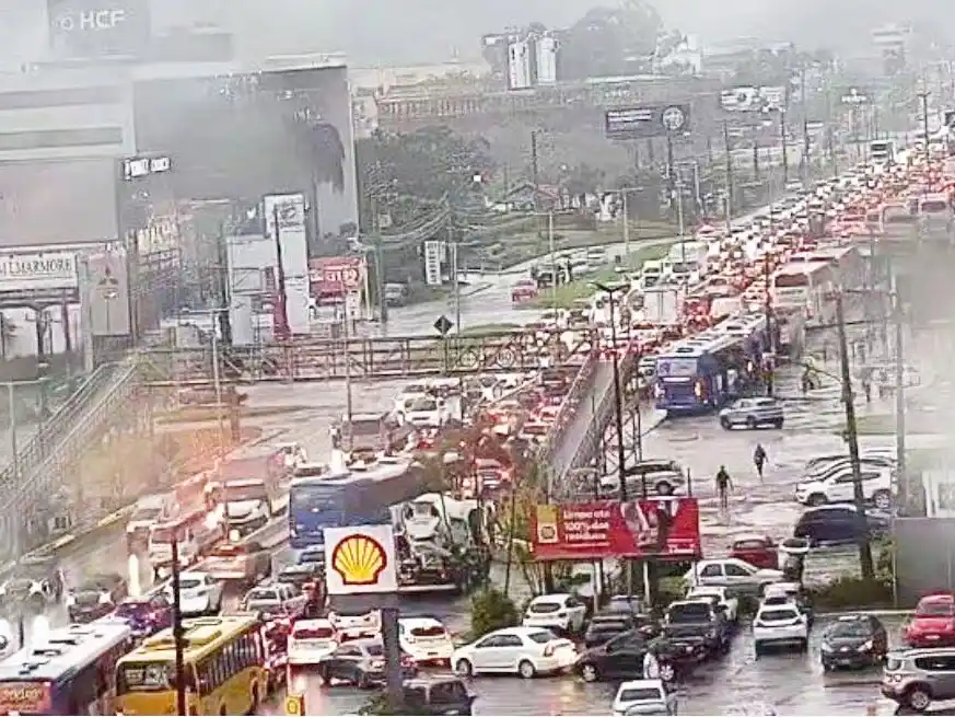 Inundaciones y caos vial en el sur de Brasil tras las intensas lluvias en Florianópolis