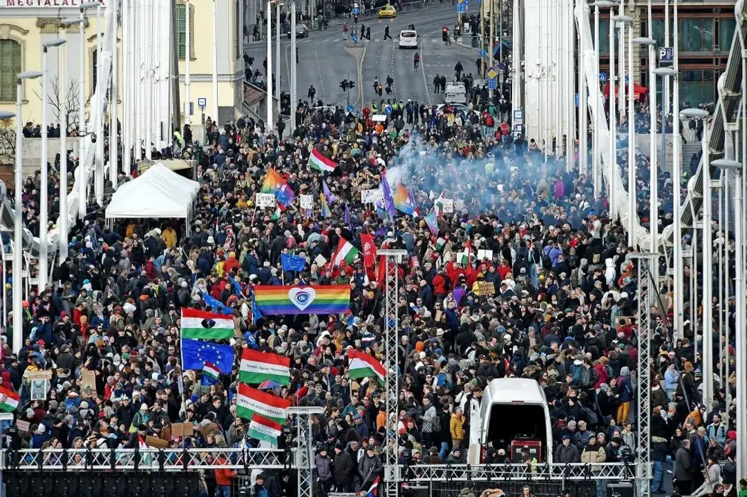 Miles de personas marchan en Budapest en contra de las inciativas del ultraderechista Urban