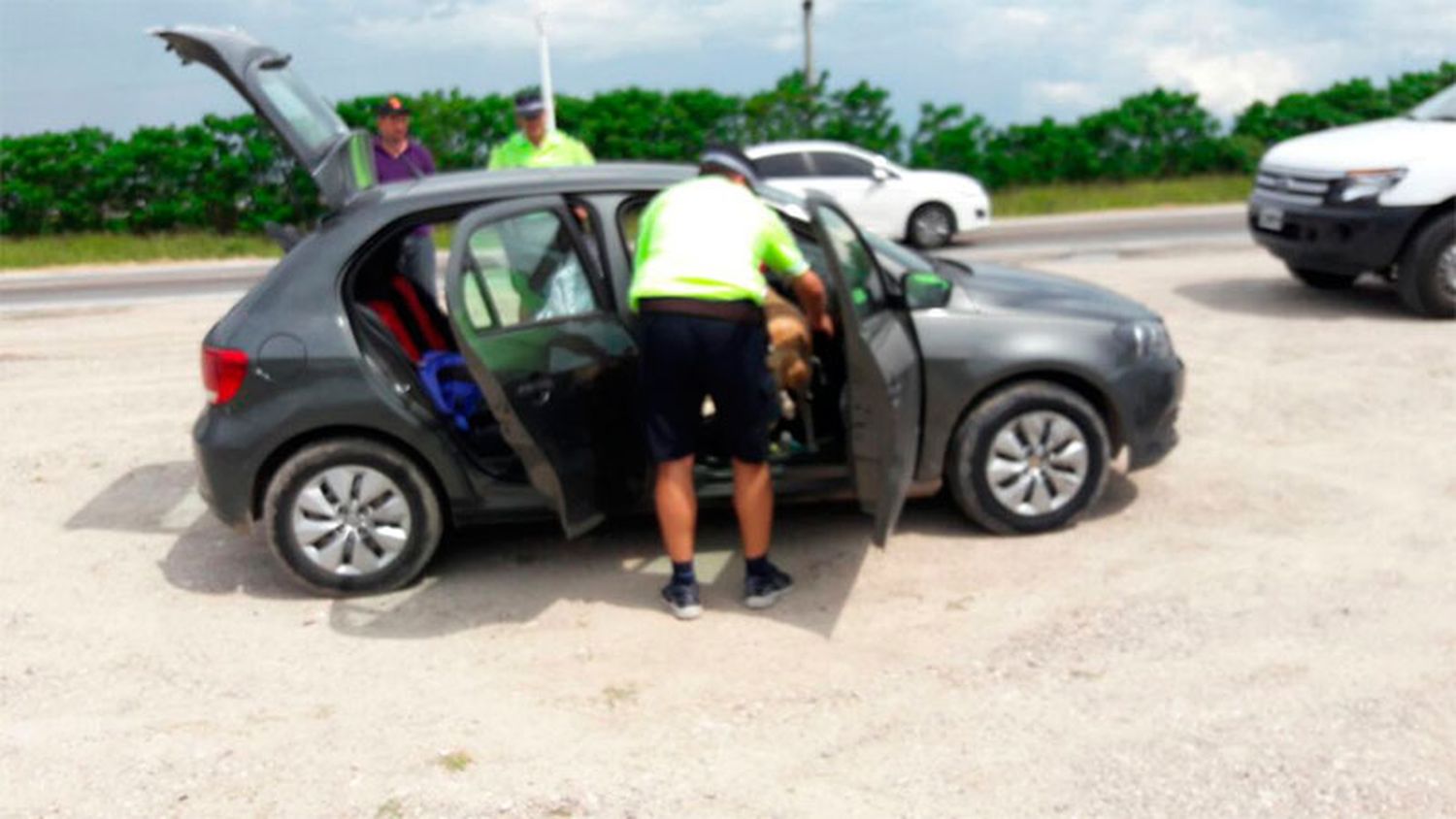 Un control caminero en ruta 12 permitió a la policía secuestrar droga y dinero en efectivo