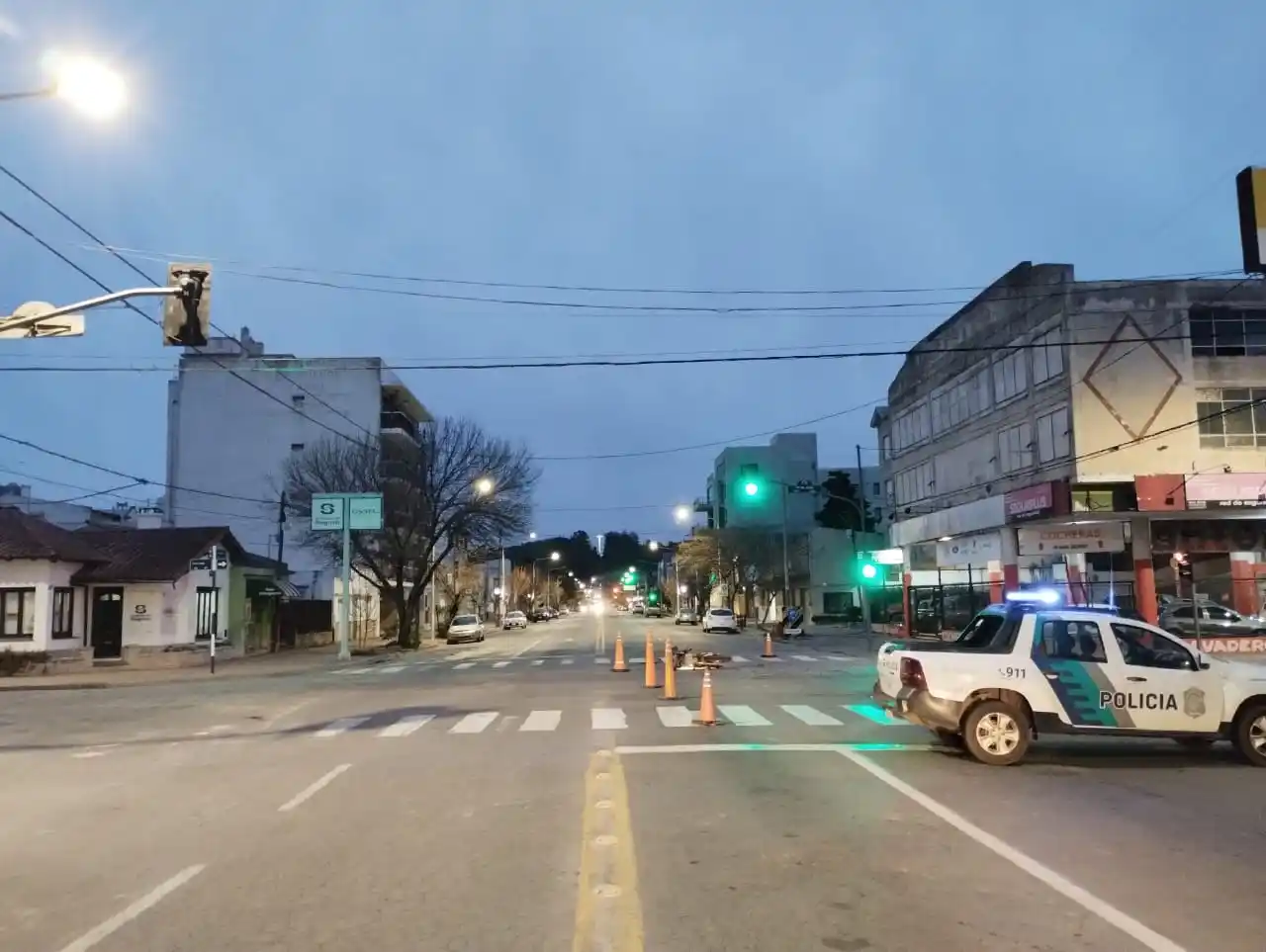 El automovIlista que chocó con una moto y se dio a la fuga se presentó en la comisaria Primera