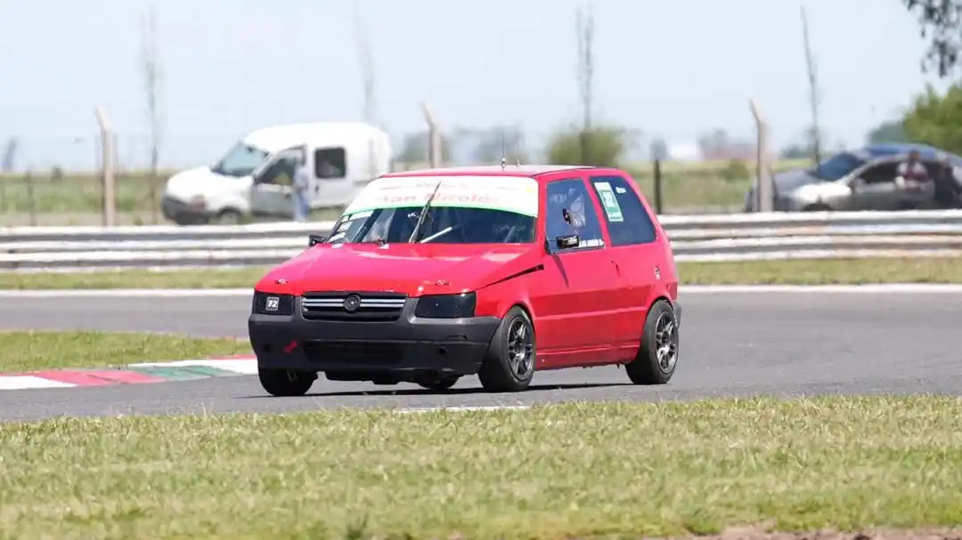 Nicolás Aimar fue subcampeón en la divisional Fiat 1400