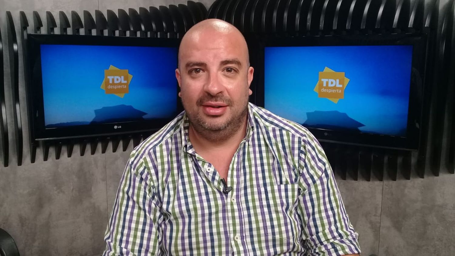 Cristian Cisneros en el desayuno de Tandil Despierta