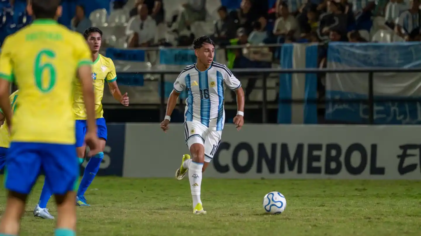 Escándalo en el clásico Sub 17: incidentes y acusaciones de racismo en la derrota de Argentina ante Brasil