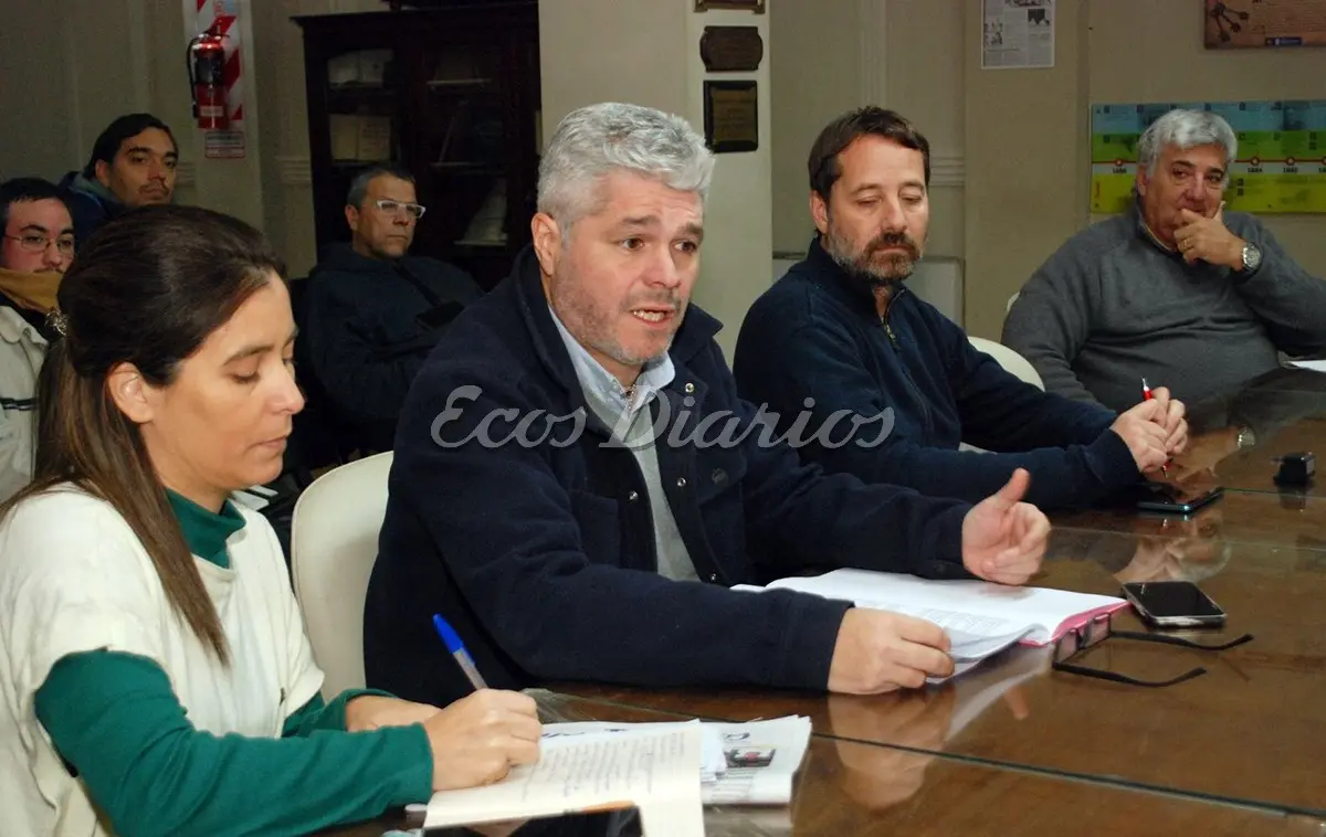 En tratamiento. Maceiro, Velázquez, Kristiansen y Arabarco, durante la comisión de Salud