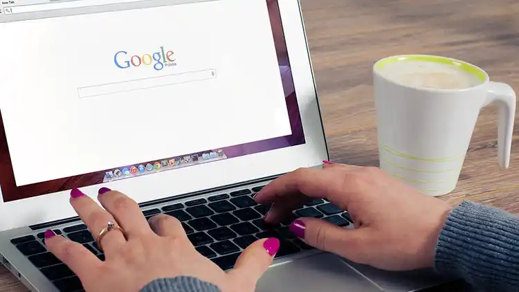 Las búsquedas en internet que podrían dañarte o llevarte a la cárcel