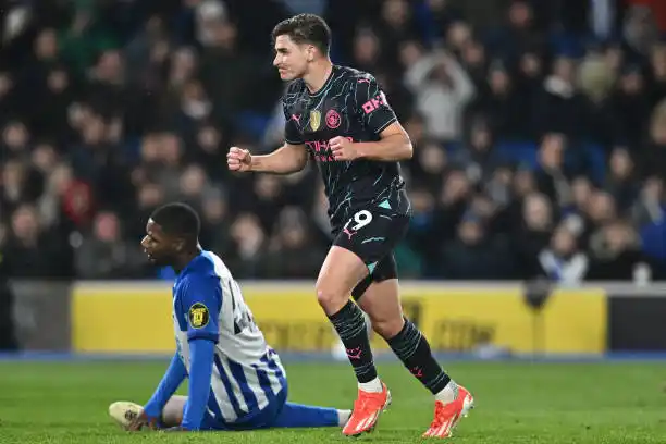 Julián Alvarez anotó en el 4-0 del City.