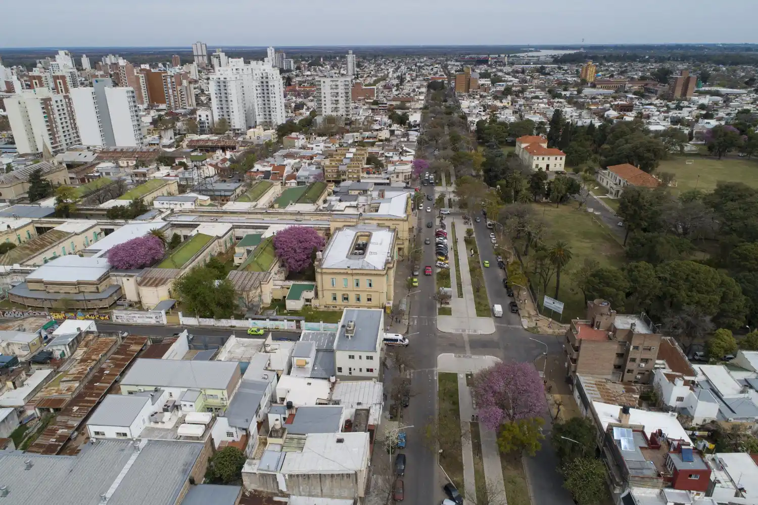 Jatón anunció un paquete de medidas para sectores afectados por la cuarentena