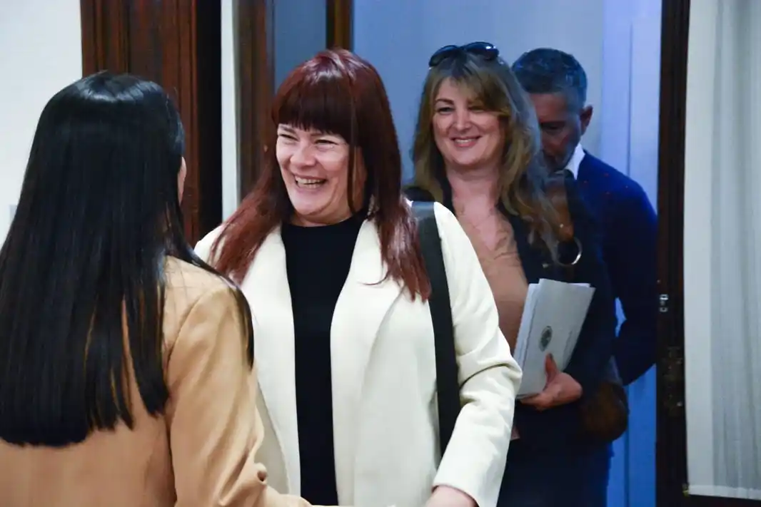 Aluani recibió a Erbes para abordar el proyecto cultural y artístico “El Paseo de los Murales”