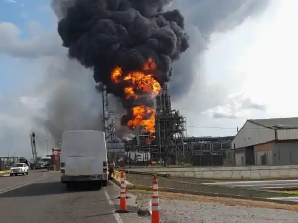 Explosión en complejo criogénico José Antonio Anzoátegui y posterior incendio causa alarma en la población