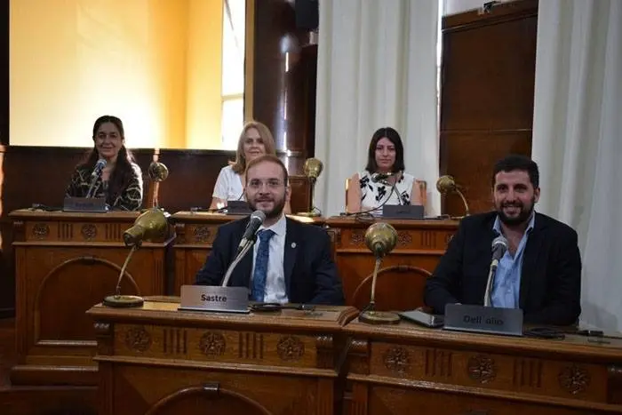 Piden que se realice un concurso público para el cargo de director de la Radio Pública