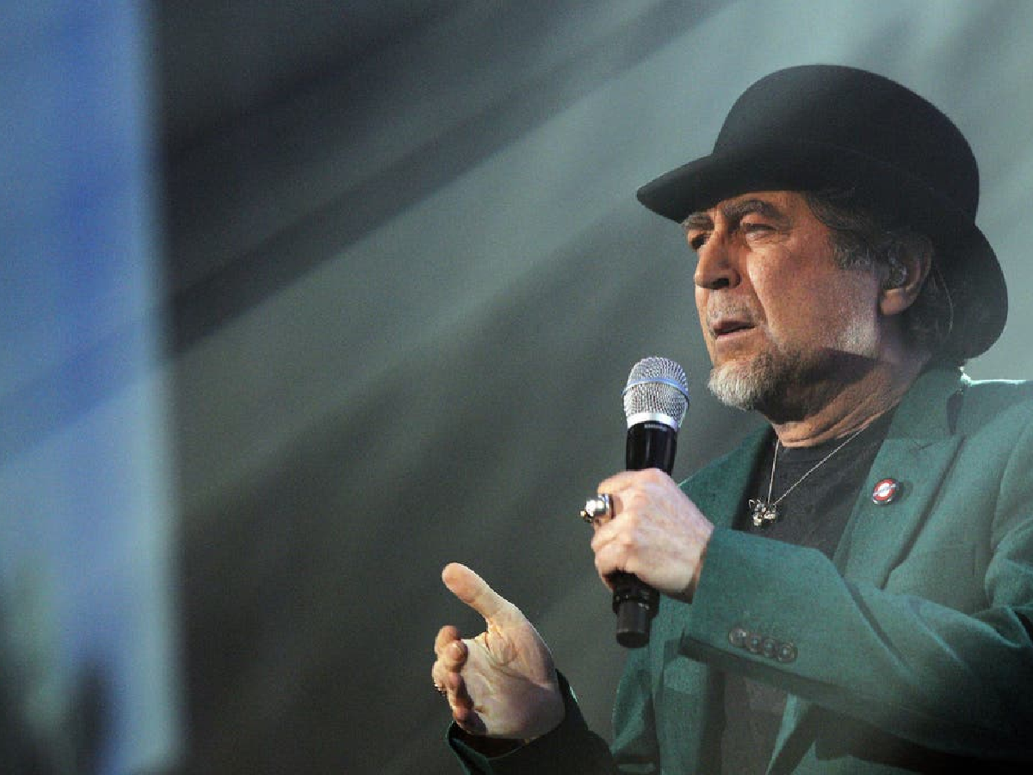 Operaron de urgencia por un derrame cerebral a Joaquín Sabina