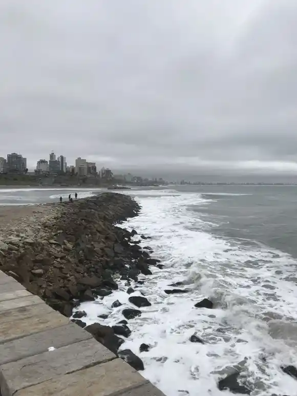Domingo gris y lluvioso en Mar del Plata
