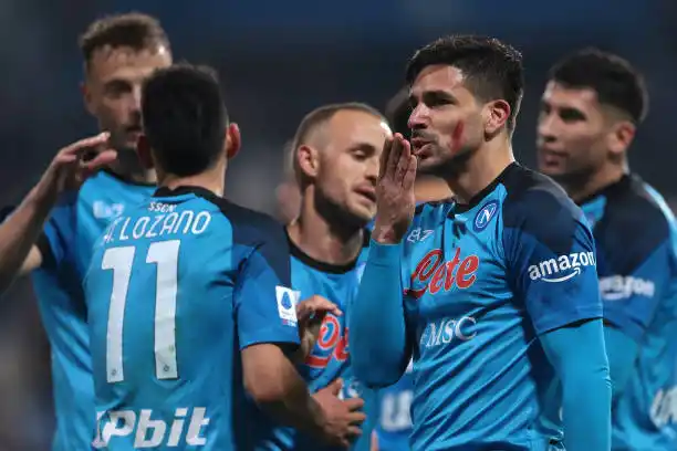 Nápoli, con el ingreso de Simeone, ganó y amplió más la diferencia