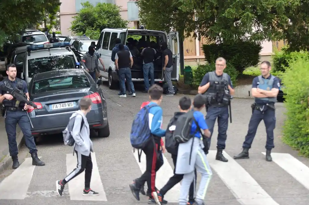 Detuvieron a un sospechoso, sus padres y a otra persona por la explosión de Lyon