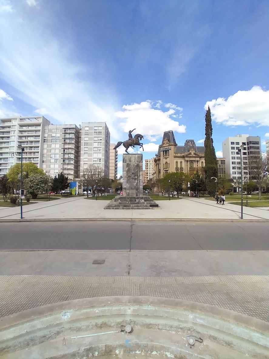 Del frío al abrigo del sol: domingo de elecciones con cielo despejado