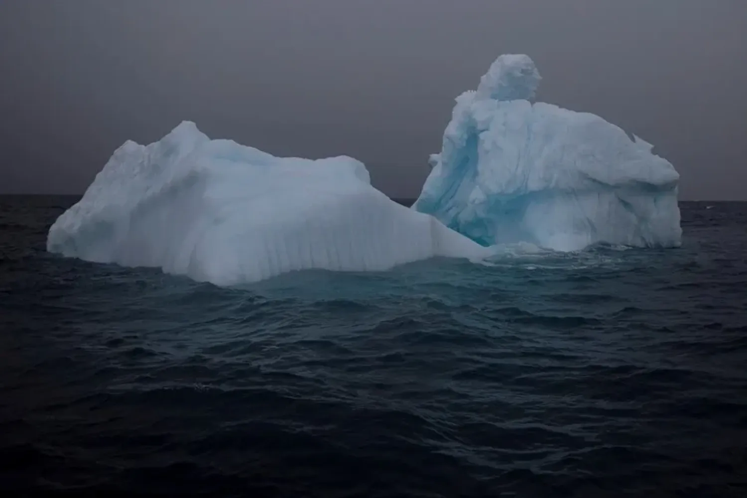 La Antártida sufre un “enorme descenso” en su volumen de hielo marino. Crédito: REUTERS.