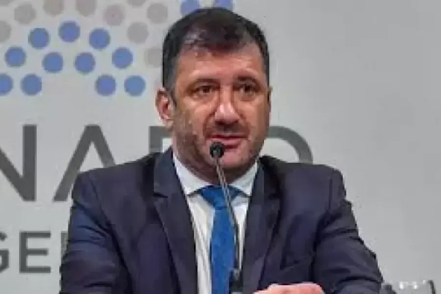 La justicia investiga la pista de los “negocios inmobiliarios” del senador Edgardo Kueider