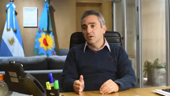 Para 'Cuervo' Larroque, el triunfo del peronismo “no quiere decir que hayan desaparecido las diferencias” internas