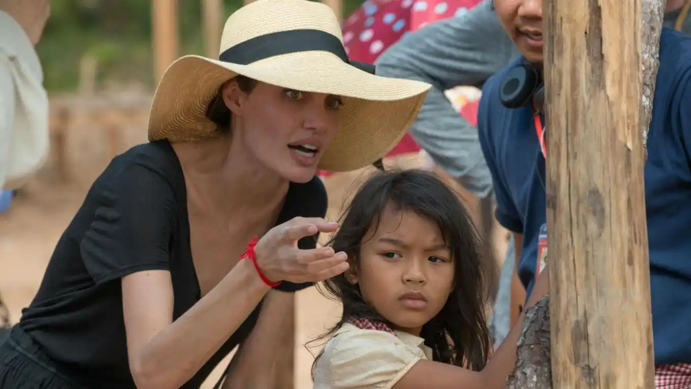 First They Killed My Father de Angelina Jolie, elegida por Camboya para competir por el Oscar